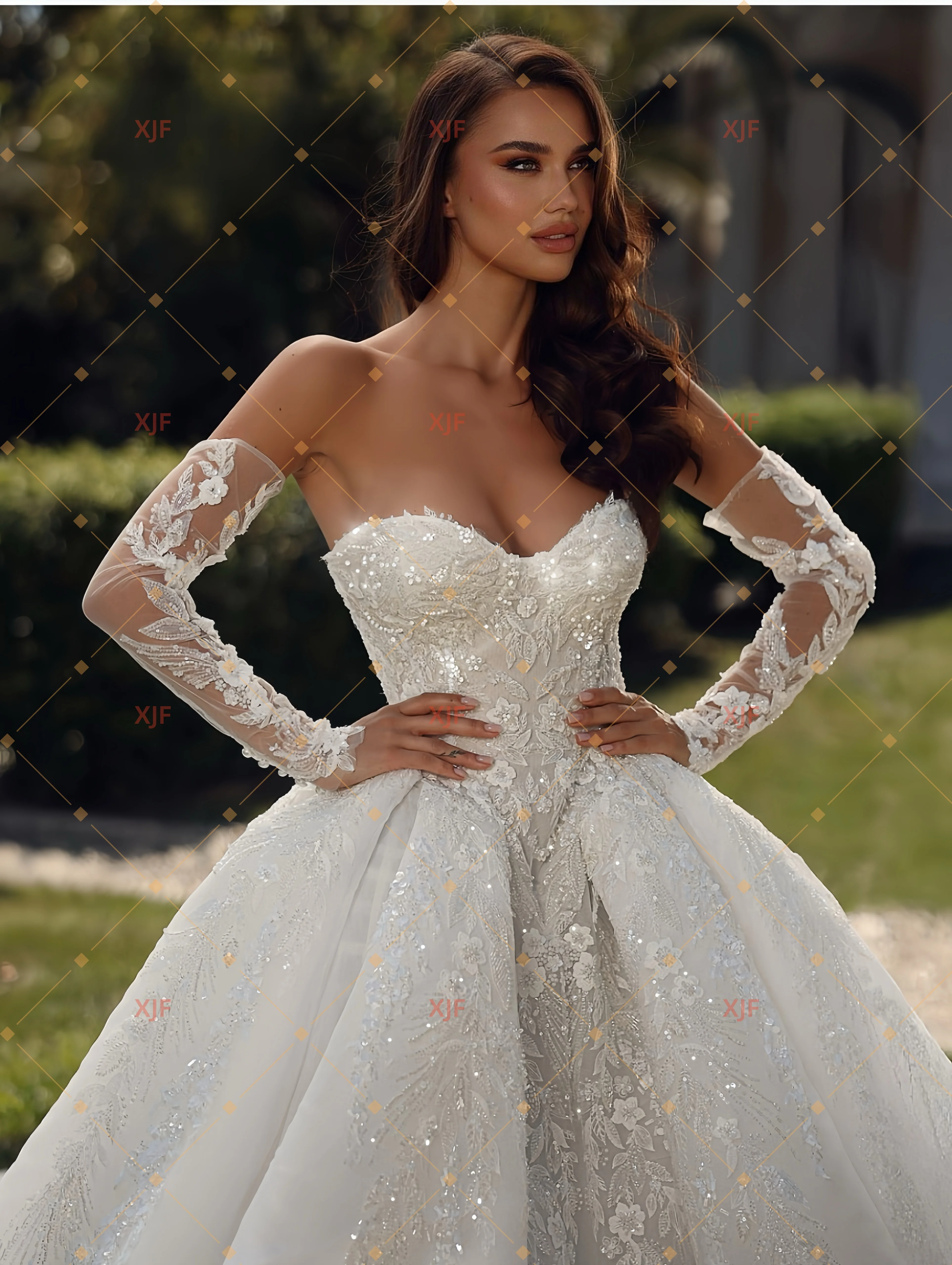 فستان زفاف فاخر بياقة حلوة وأكمام طويلة من الدانتيل فستان زفاف فاخر فيستدوس دي نوفيا أماندا نوفيا أماندا نوفيا رسمي