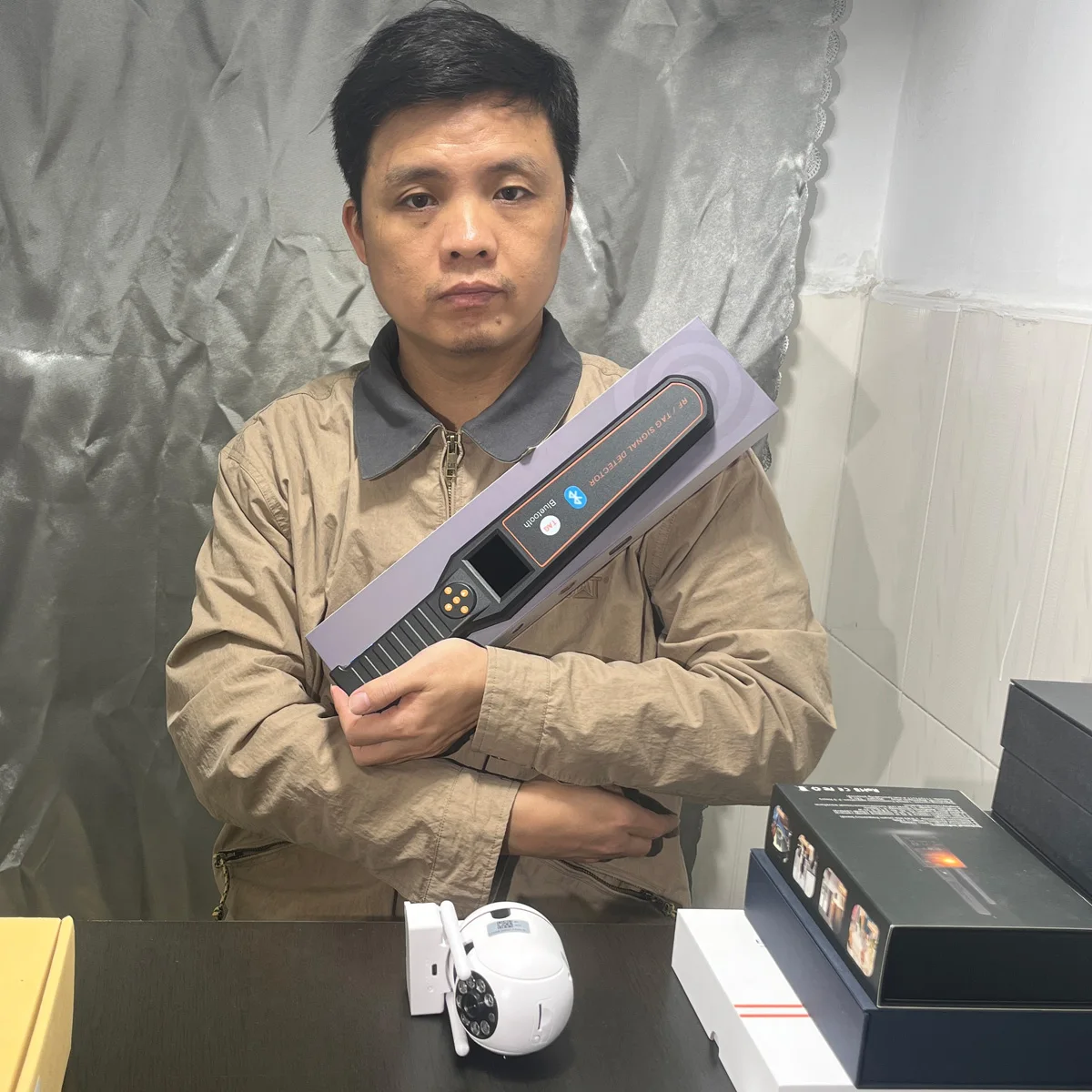 

Цифровой Bluetooth-детектор TAG и RF-сигналов - обнаруживает Apple AirTag, GPS-трекеры, беспроводные шпионские камеры, с функциями записи/воспроизведения и анализа сигнала