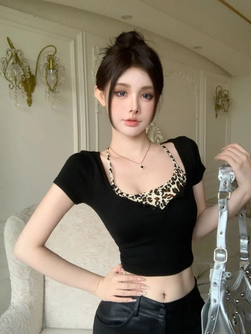 تي شيرت نسائي قصير الأكمام، ملابس صيفية جمالية كورية فريدة من نوعها مطرزة بالزهور من القطن الناعم