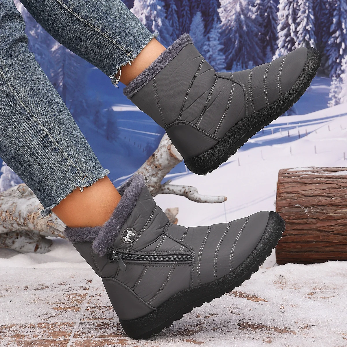 Winter fleece-lined women's fashion boots，day comfort, ideal for commuting and versatile styling
