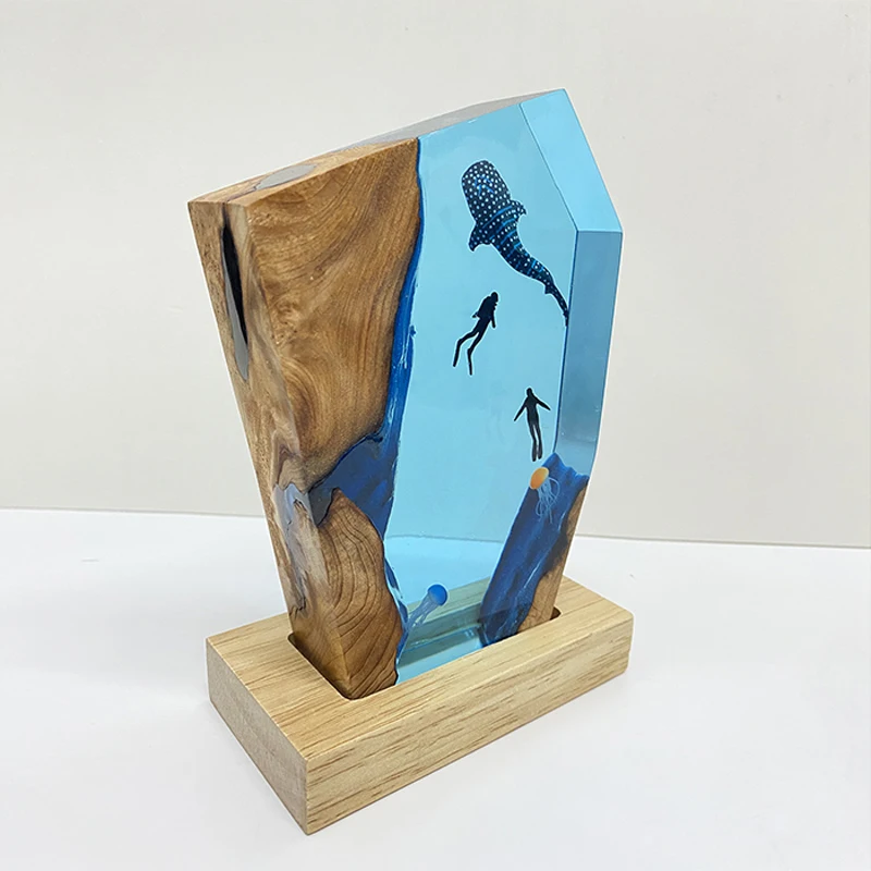 Ocean Theme Resin Light Creative Artistic Beautiful Night Light Craft Decoration USB Table Lamp Whale Divers Element