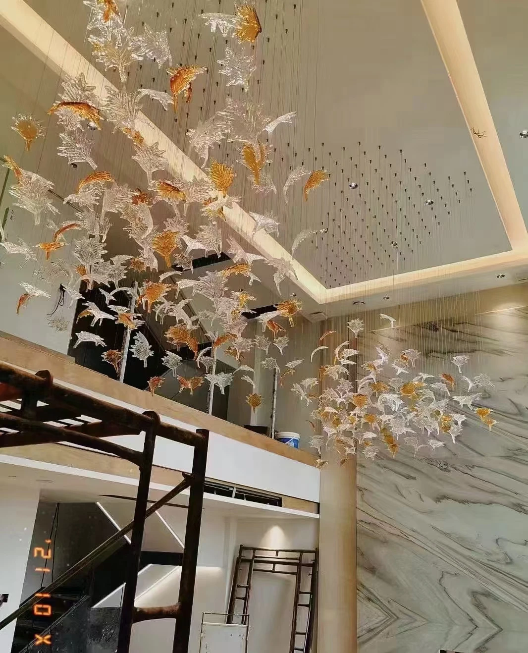 Glass Maple Leaf Pendant Lamp Hand Blown Murano Glass Chandelier Art Decor for Living Room Space  and Hotel Projects