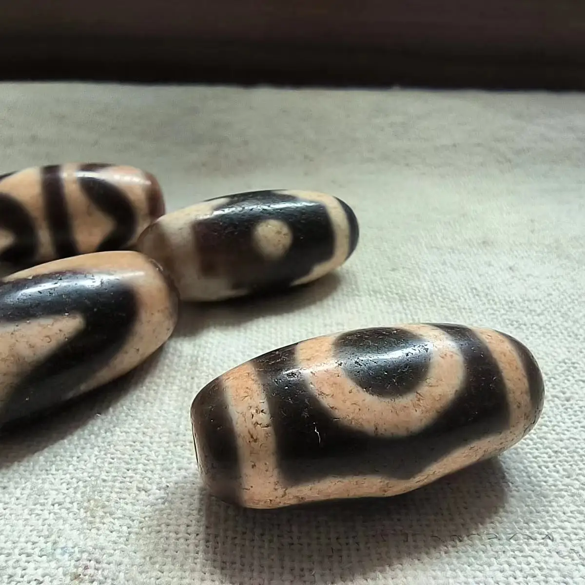1pcs/lot Natural Old Agate Dzi various pattern oval beads jewelry Accessories with delicate weathering pattern jewelry amulet