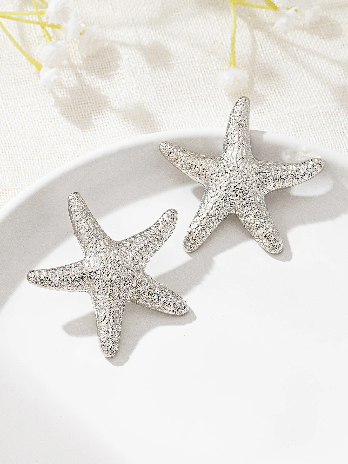 1 pair of summer Sea Tie classic ins Wind starfish stud earrings