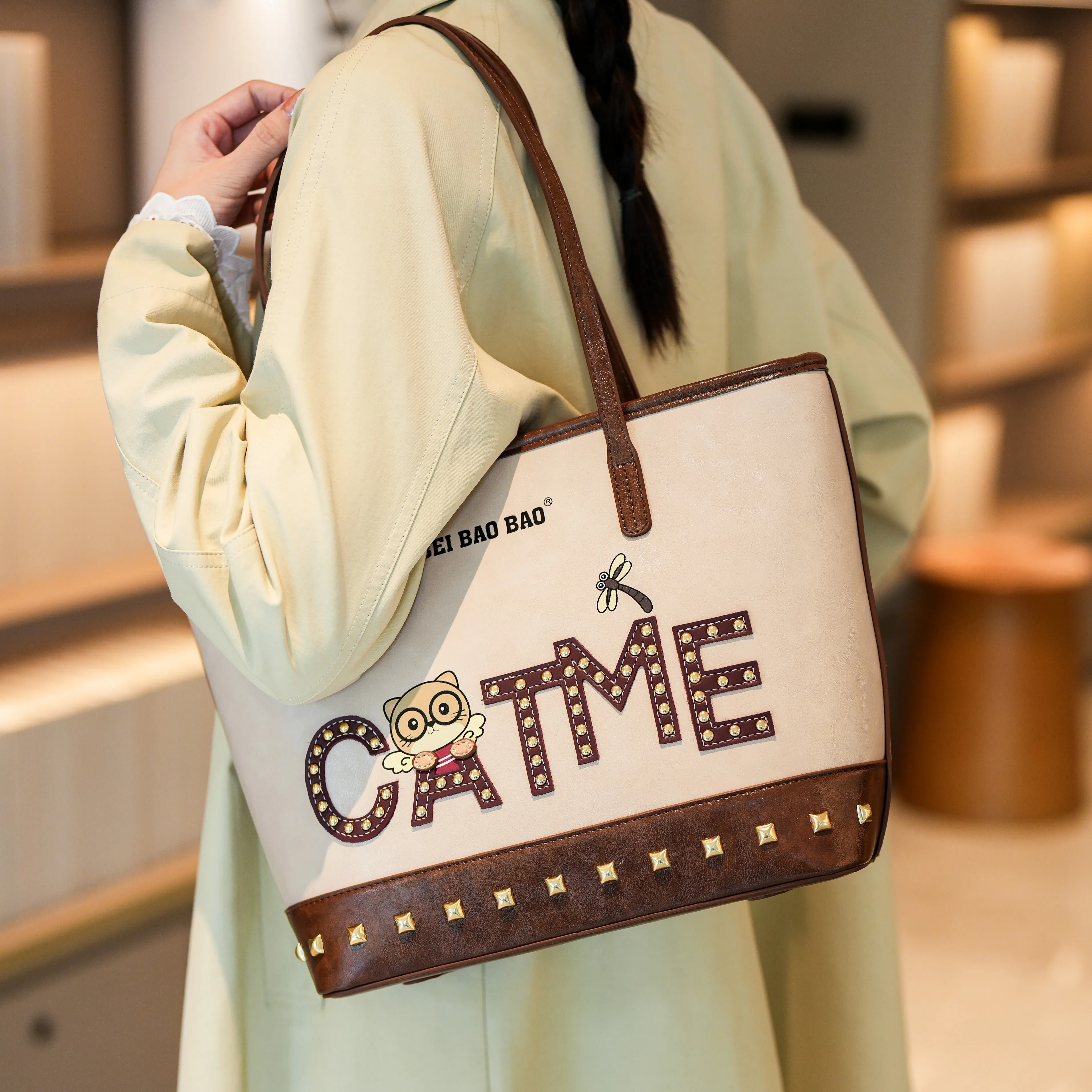 

Новая модная женская сумка подмышки с мультяшным буквенным дизайном, популярная универсальная стильная большая сумка на одно плечо