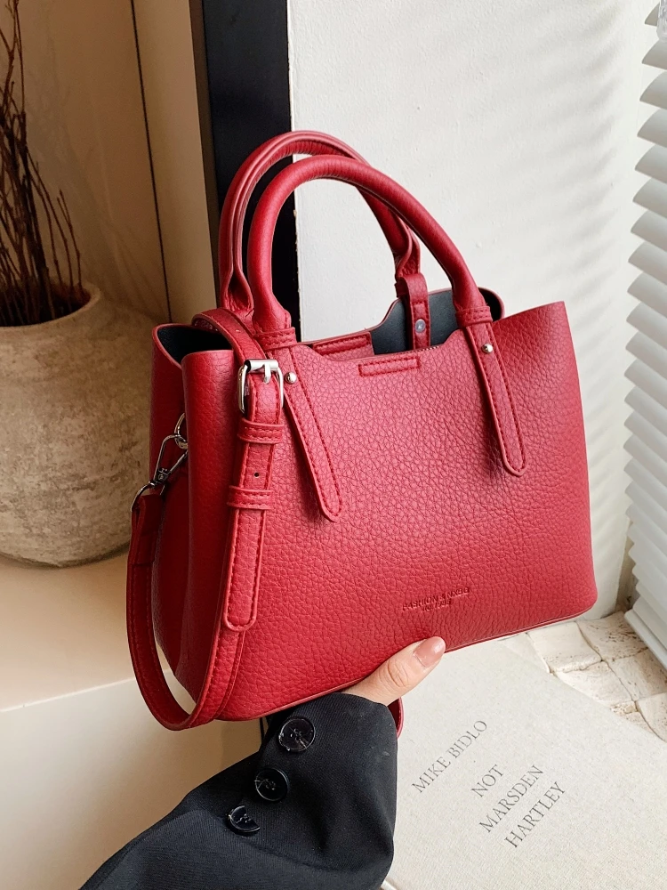 

Red Wedding Bridal Handheld Bag For Women New Style Simple Versatile One Shoulder Bag Trend Design Fashion Leather Crossbody Bag