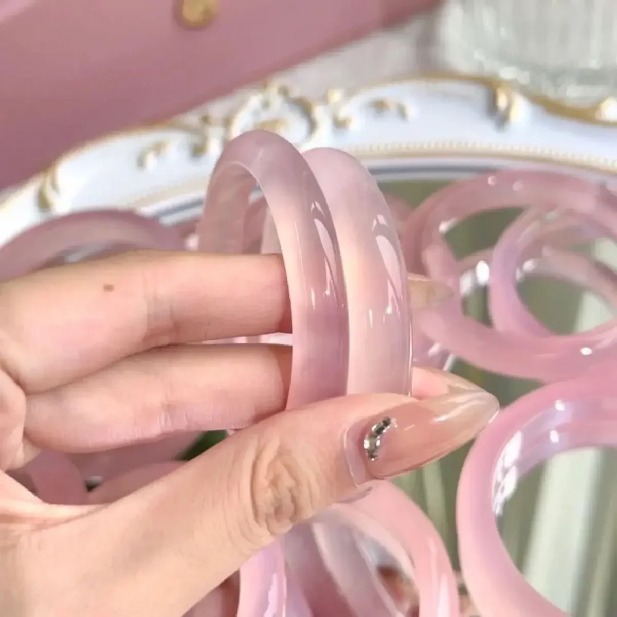 

Lotus root powder girl pink glazed opal bracelet thick pink girl peach powder ice seed powder