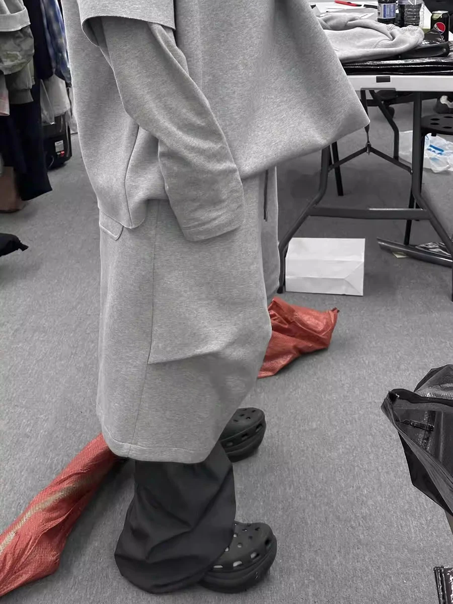 Mauroicardi Celana Pendek Abu-abu Lembut Kasual Longgar Musim Semi Musim Panas untuk Pria Celana Olahraga Panjang Lutut Pinggang Elastis Tali Serut 2025