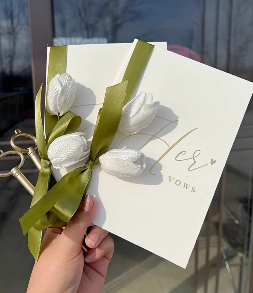 

Fresh Lily of the Valley Tulip Lawn Wedding Ceremony Beautiful Bride and Bride's Oath Speech Oath Card Handwritten