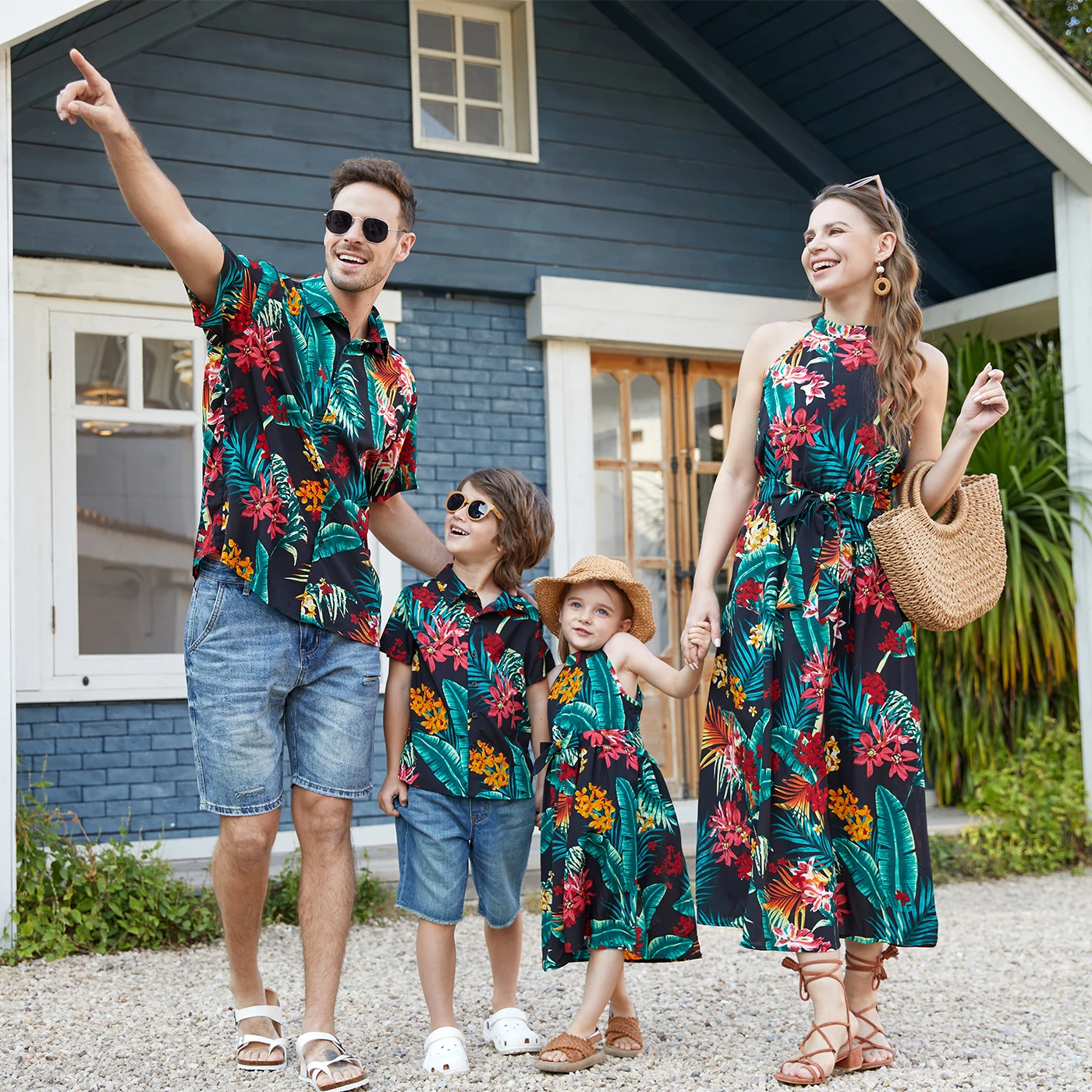 

PatPat Family Matching Allover Plant Floral Print Halterneck Dresses and Short-sleeve Shirts Sets