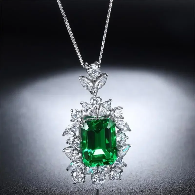 2024 New Arrivals Custom 9K Gold Center Stone 5.02 Carat Emerald Shape Necklace Create emerald classic style pendant jewelry