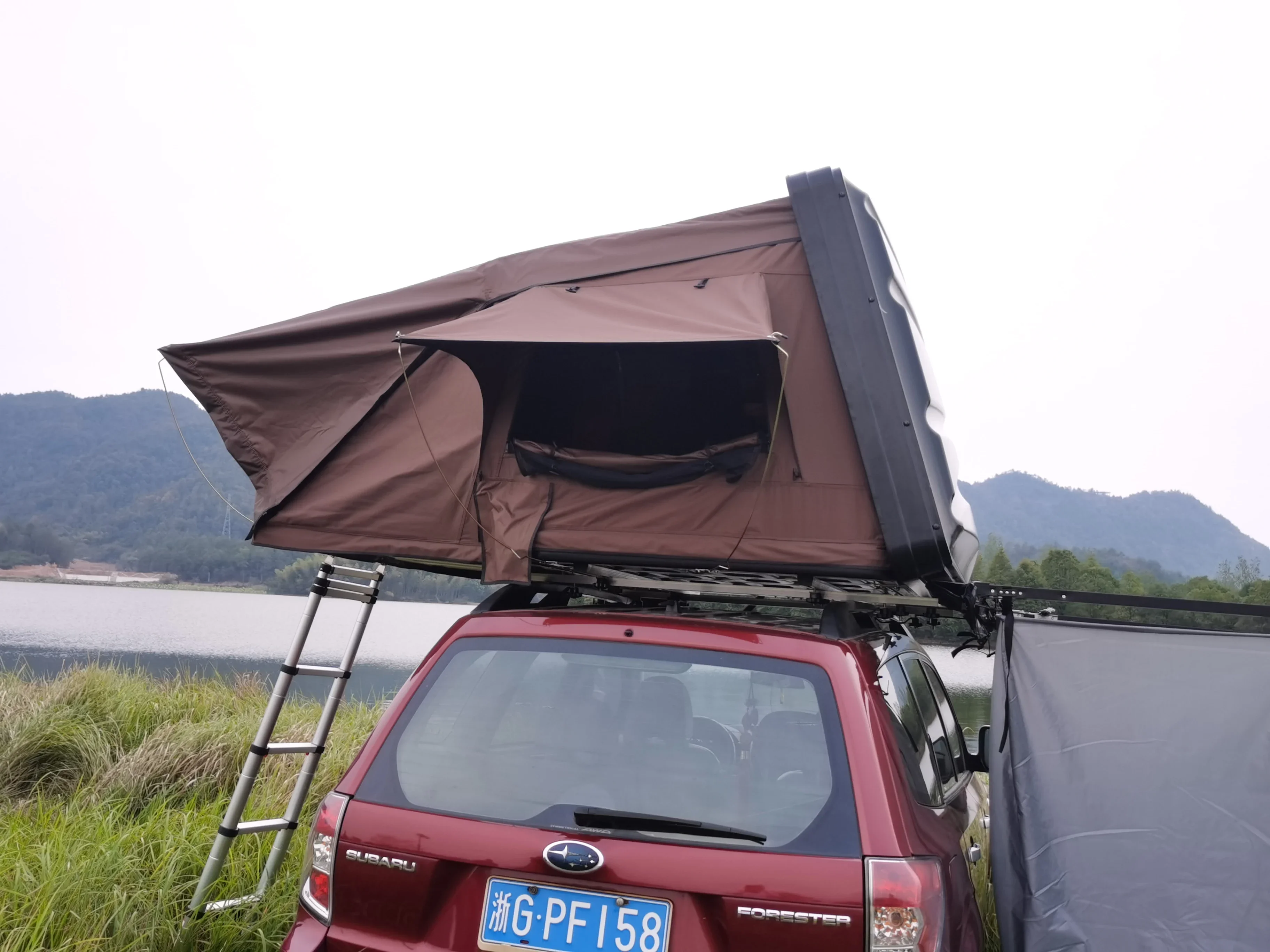 2024 Hot-selling Heavy-duty Side-unfolding Foldable Trailer Camping Hard Roof Tent for Car