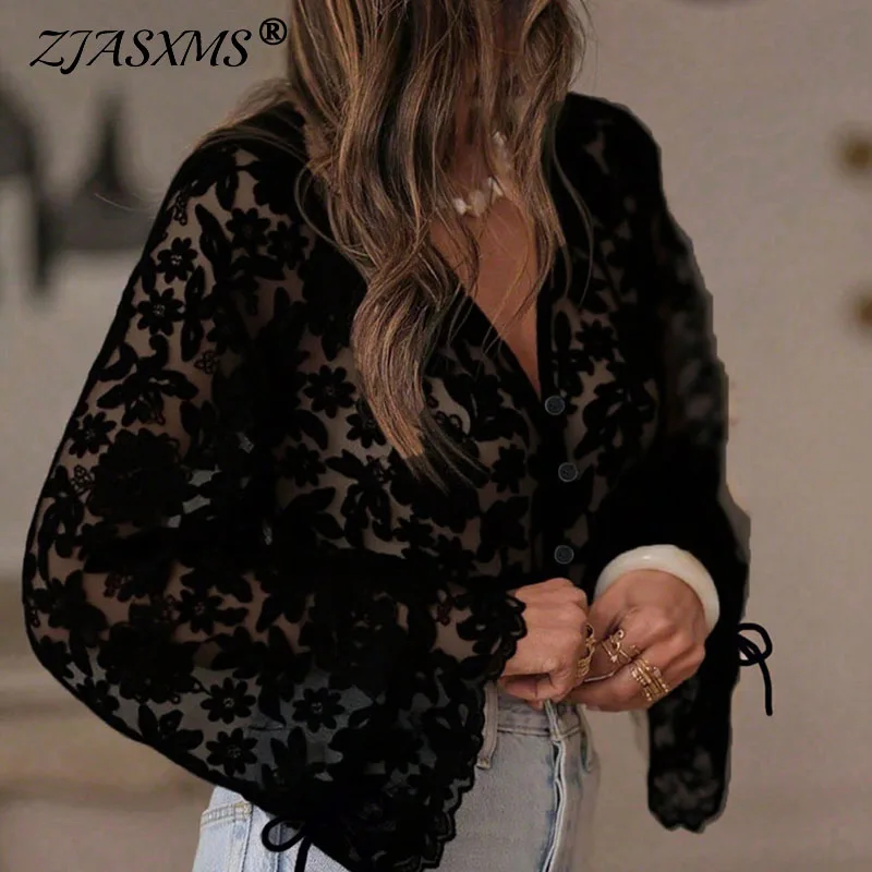 

Новая сексуальная жаккардовая кружевная вязанная крючком женская одежда Элегантный прозрачный топ с v-образным вырезом и вышивкой Осенняя блузка на пуговицах с длинными рукавами Рубашки