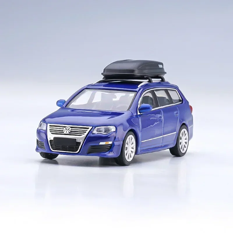 XCARTOYS Diecast alloy model 1:64 Volkswagen R36 Blue Model No. 137 Collection of toys for boys, holiday gifts for children.