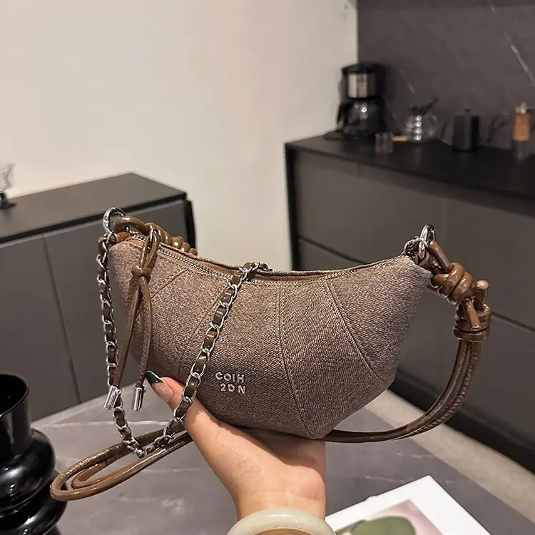 

2025 Winter 635 New Stylish Simple Versatile Shoulder Crossbody Bag Large Capacity Stylish Commuter