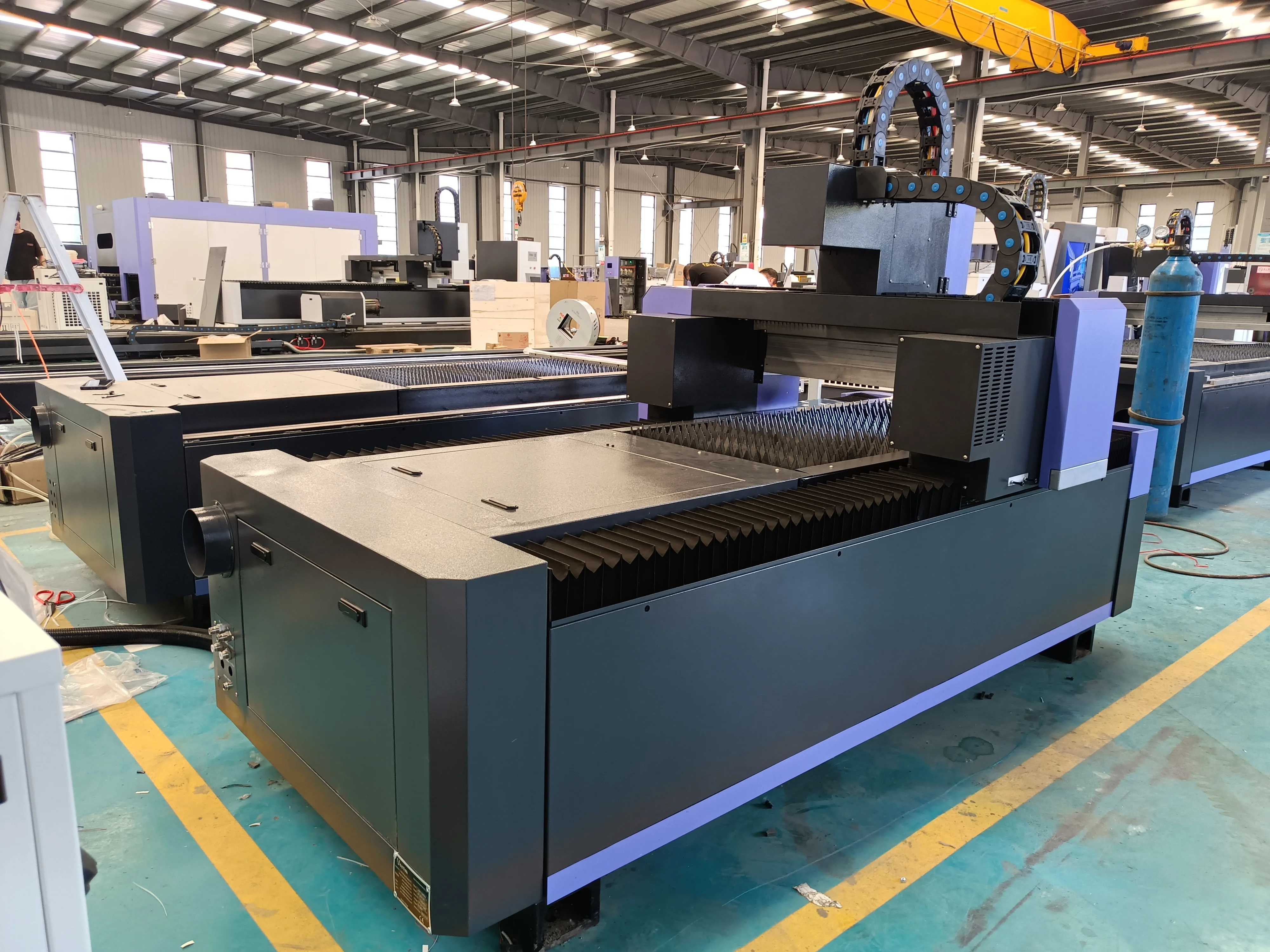 Mini size metal cutter High efficiency 600*1000mm Space saving Ready for ship Powerful Laser cutting machines for sheet