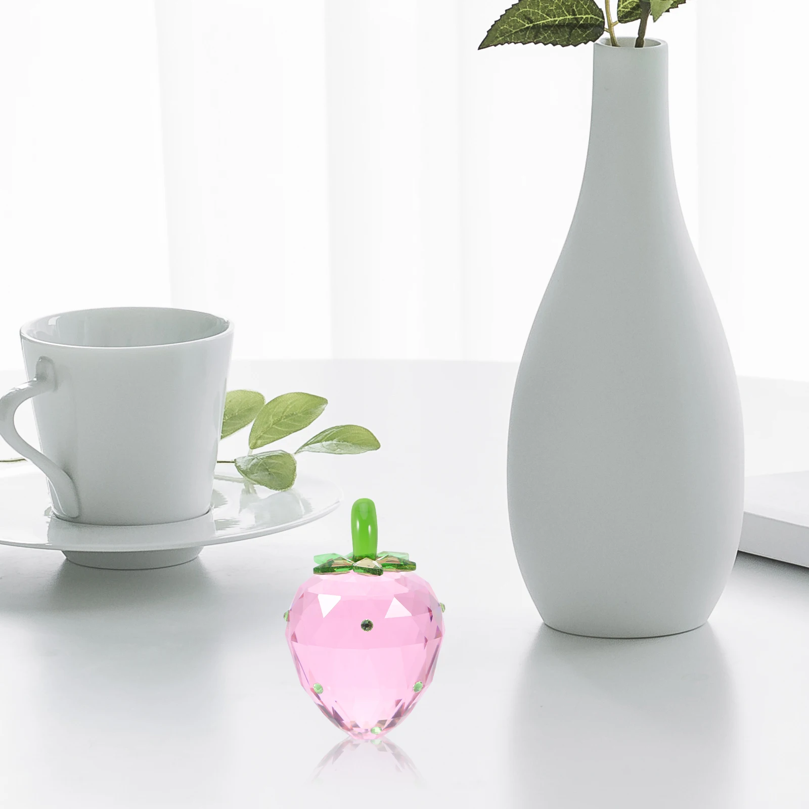 

Crystal Strawberry Ornament Elegant Glass Fruit Decoration Desktop Table Centerpiece Home Kitchen Decor Figurine Ornaments