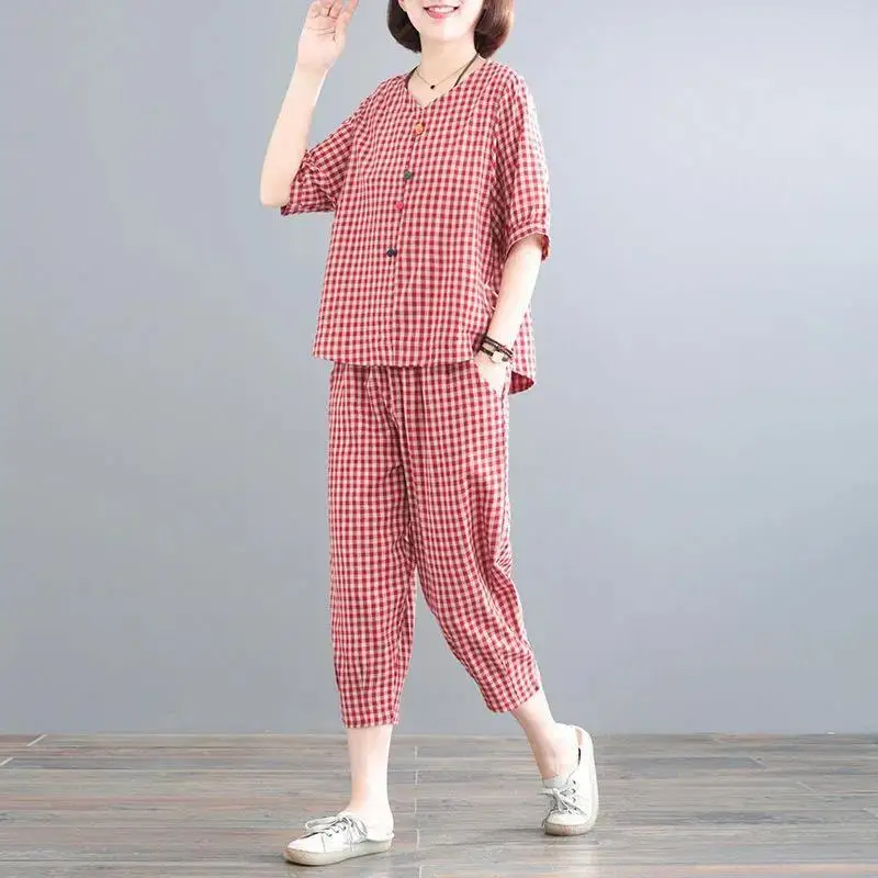 Cotton Two-piece Set Women\'s Clothing Summer New Artistic Retro T-shirt Top and Casual Cropped Pants Checkered Set for Women