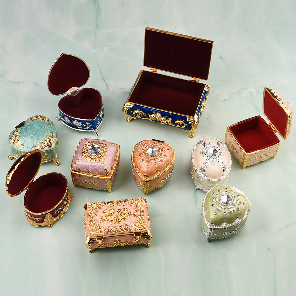 

1pc Vintage Metal Jewelry Box Exquisite Trinket Organizer Ring Box Case with Rose Pattern Jewelry Storage Box for Ring Earrings