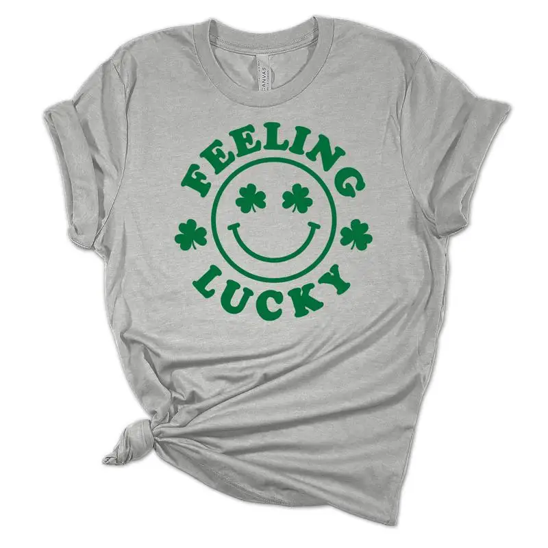 

Женская футболка Feelin Lucky Smile Shamrock на день Святого Патрика