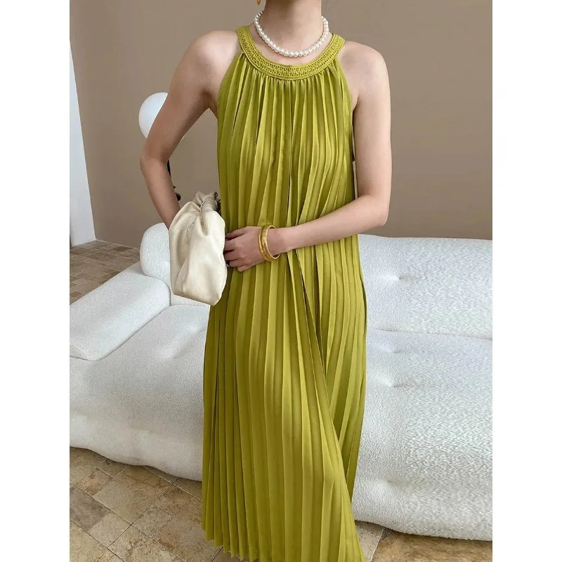 

2025 Spring/Summer New Women's Casual Solid Color Round Neck Sleeveless Pleated Dress; Necklace High-end Feel Dress