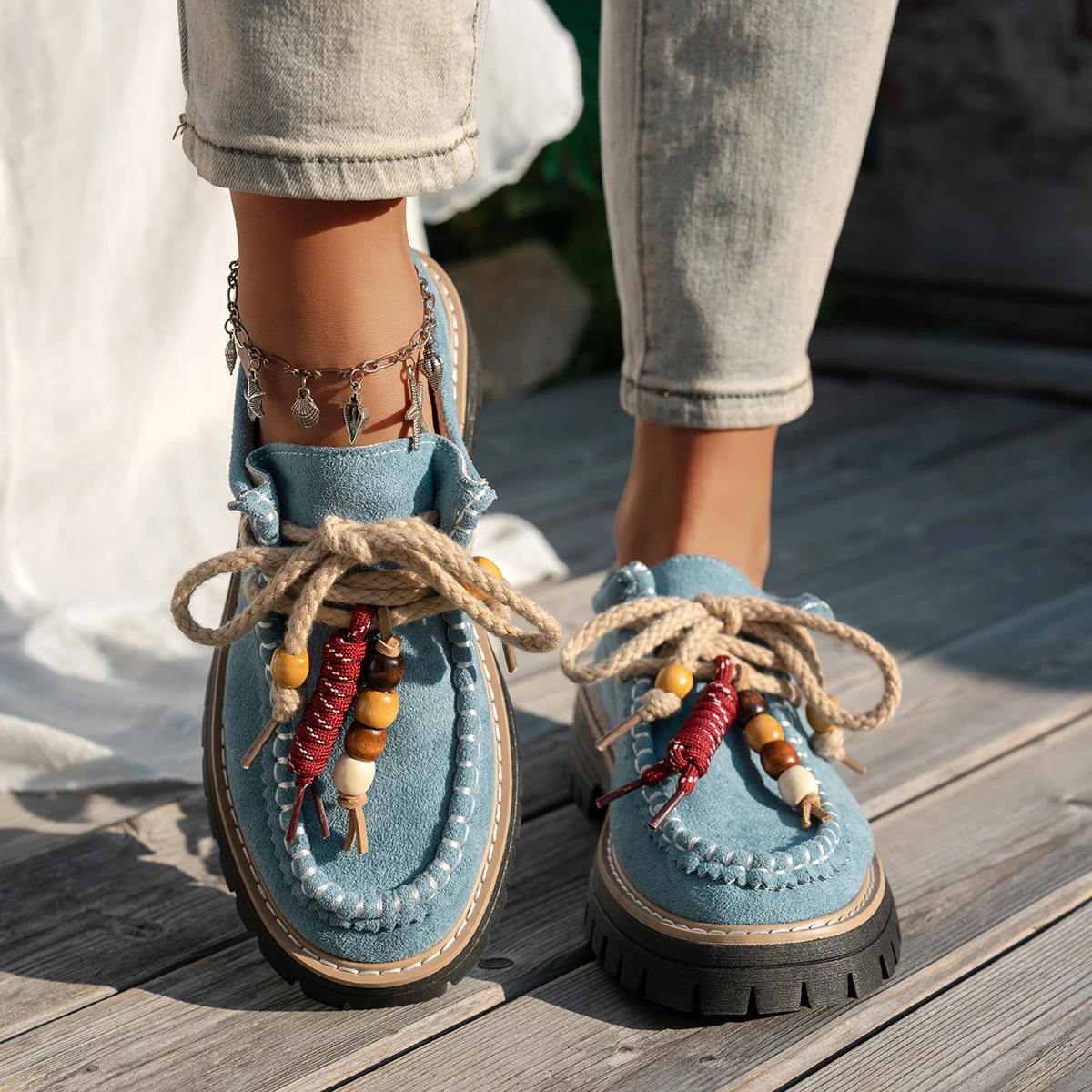 Flache Turnschuhe für Damen im Retro-Stil, runde Zehen, Schnür-String-Perlen-Schuhe für Damen, 2025, neue Freizeit, Frühling und Herbst, Turnschuhe für Damen