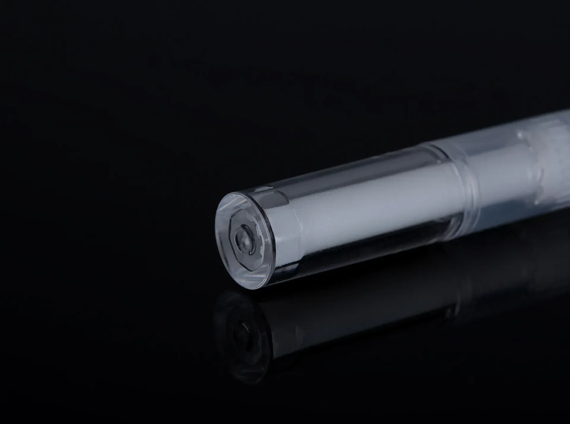 20 個キューティクルリバイタライザー栄養オイルネイルアートトリートメントマニキュア柔軟ペンツールネイルキューティクルオイルペンとブラシ