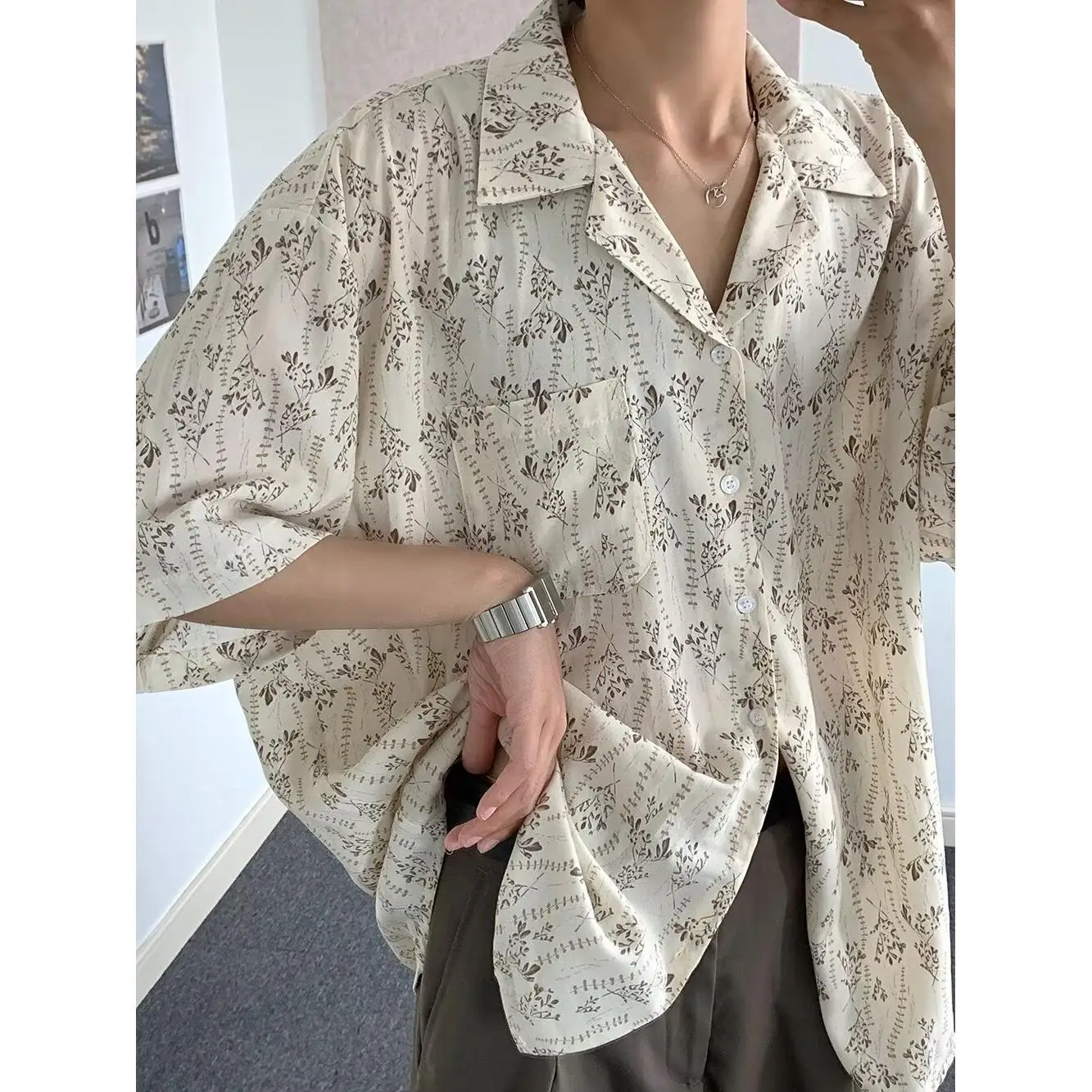 Chemise en soie glacée à manches courtes et col rond, design baroque, manches cinq quarts, chemise florale, veste rétro américaine, Harajuku