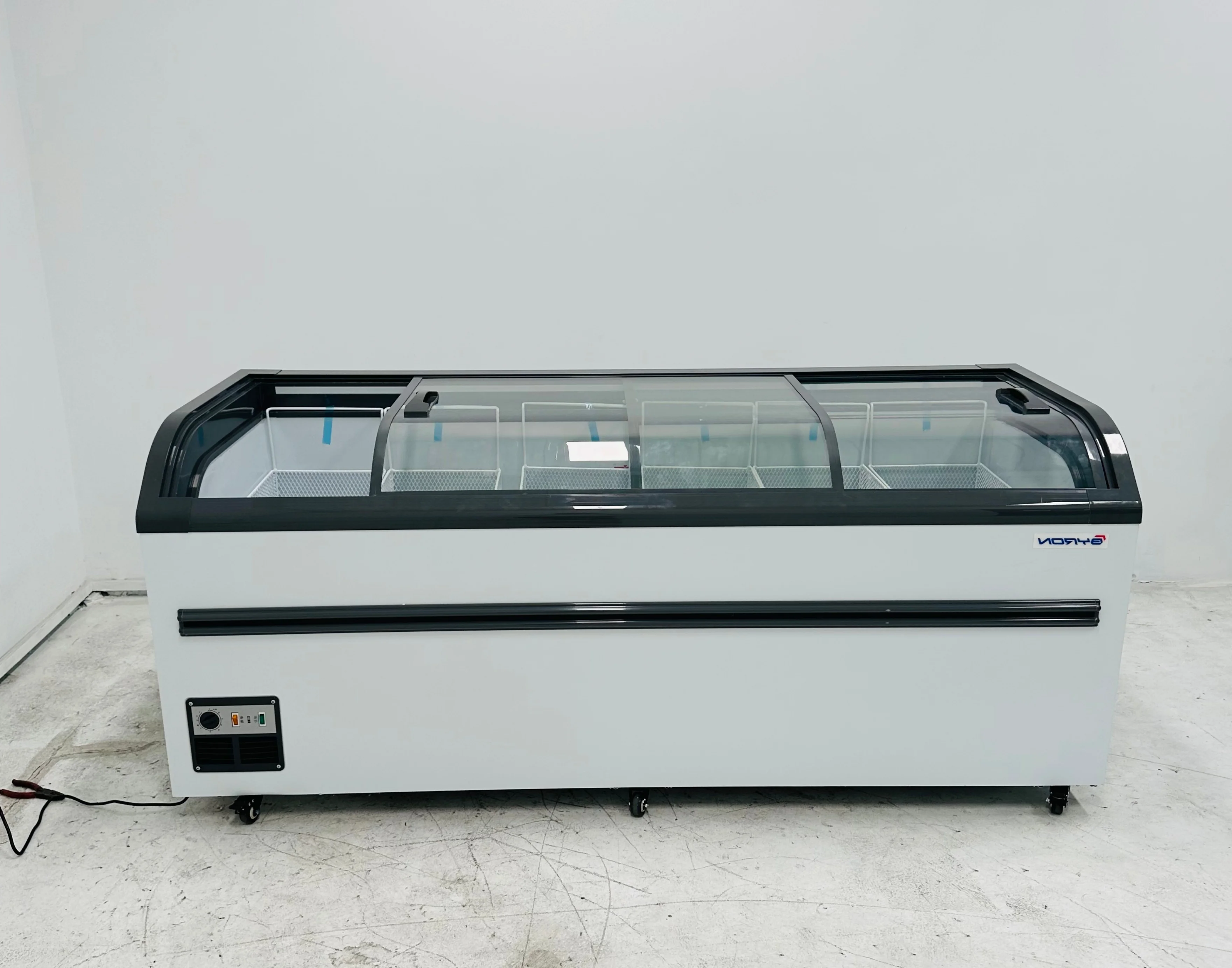 

Морозильная витрина Eu Island с изогнутой стеклянной крышкой, коммерческая горизонтальная морозильная камера для быстрой заморозки мороженого, для ресторанов и кафе