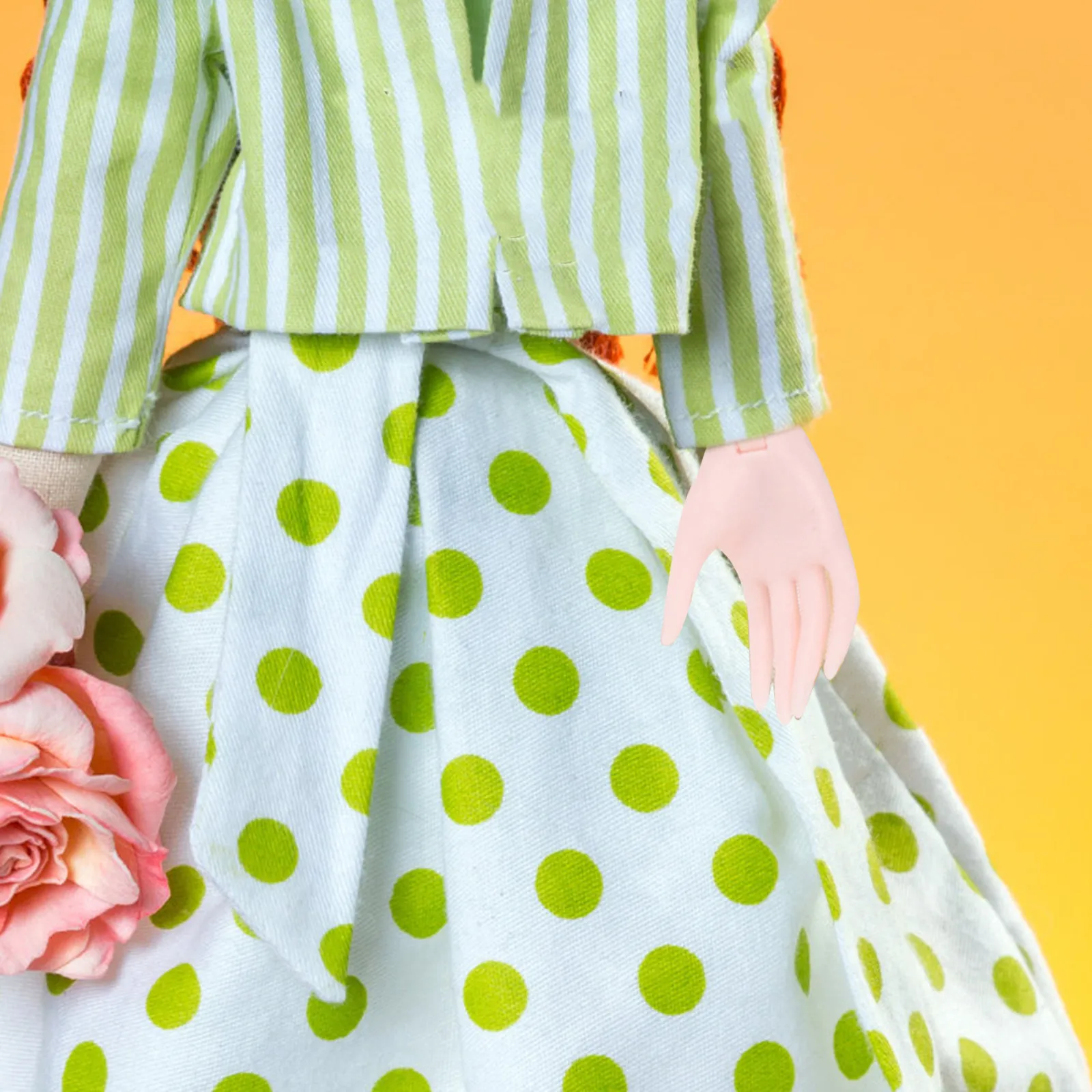 

1Pair Tiny Realistic Hands Replacement Parts for Versatile Small Hands for DIY Posing and Prank Mini Realistic Hand