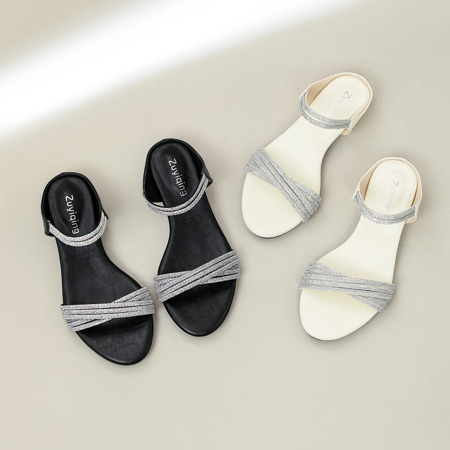 

Summer 2026 New Small Fragrance Flat Sandals Women's Simple Elegance Diamond Embedded One-Strap Versatile Large Size Shoes