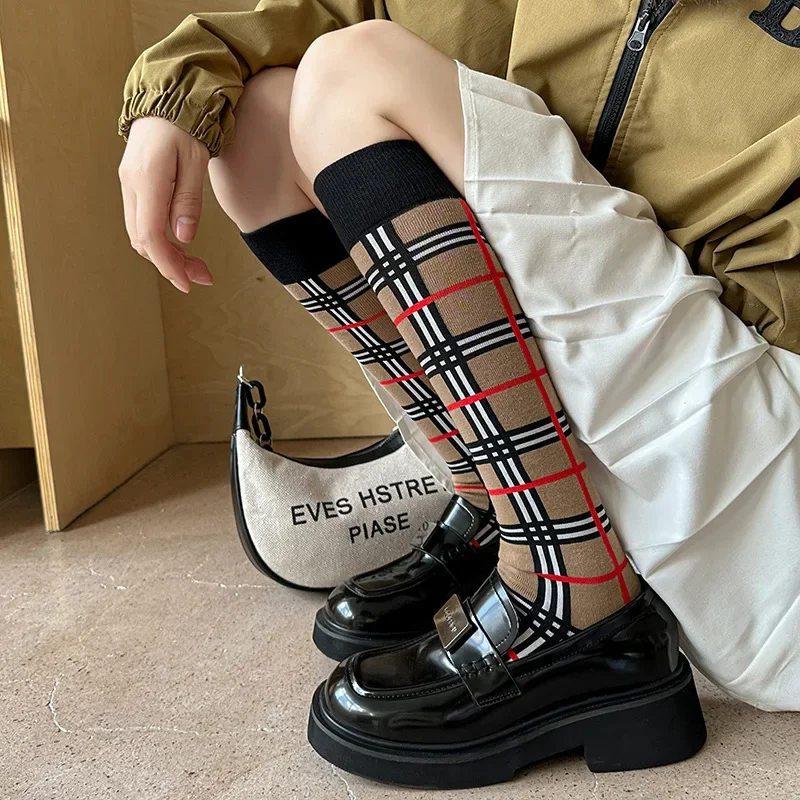 

Women's Socks Combed Cotton Autumn Winter Spring New Year Retro Middle Tube Calf Socks Fashion Leisure Sports Comfortable Meias