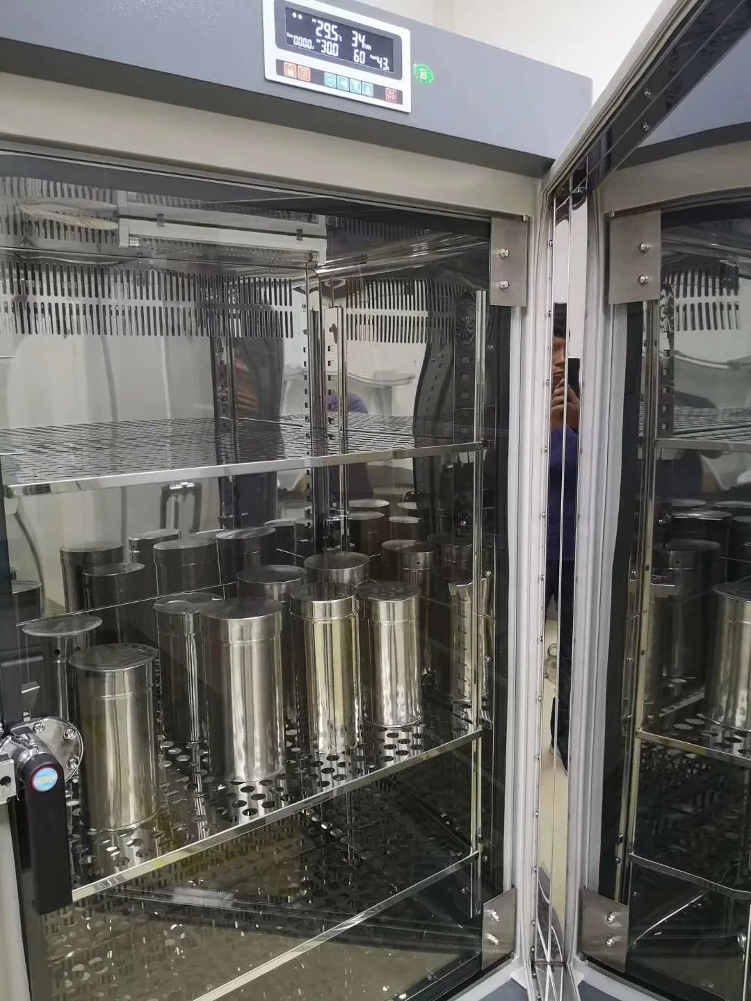 LIYI غرفة نمو النبات التحكم في المناخ آلة إنبات بذور المناخ الاصطناعي صندوق نمو النبات