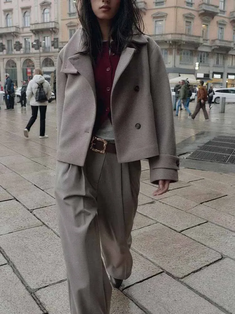 

European and American style winter new arrivals fashionable and simple women's long-sleeved double-breasted stand-collar coat