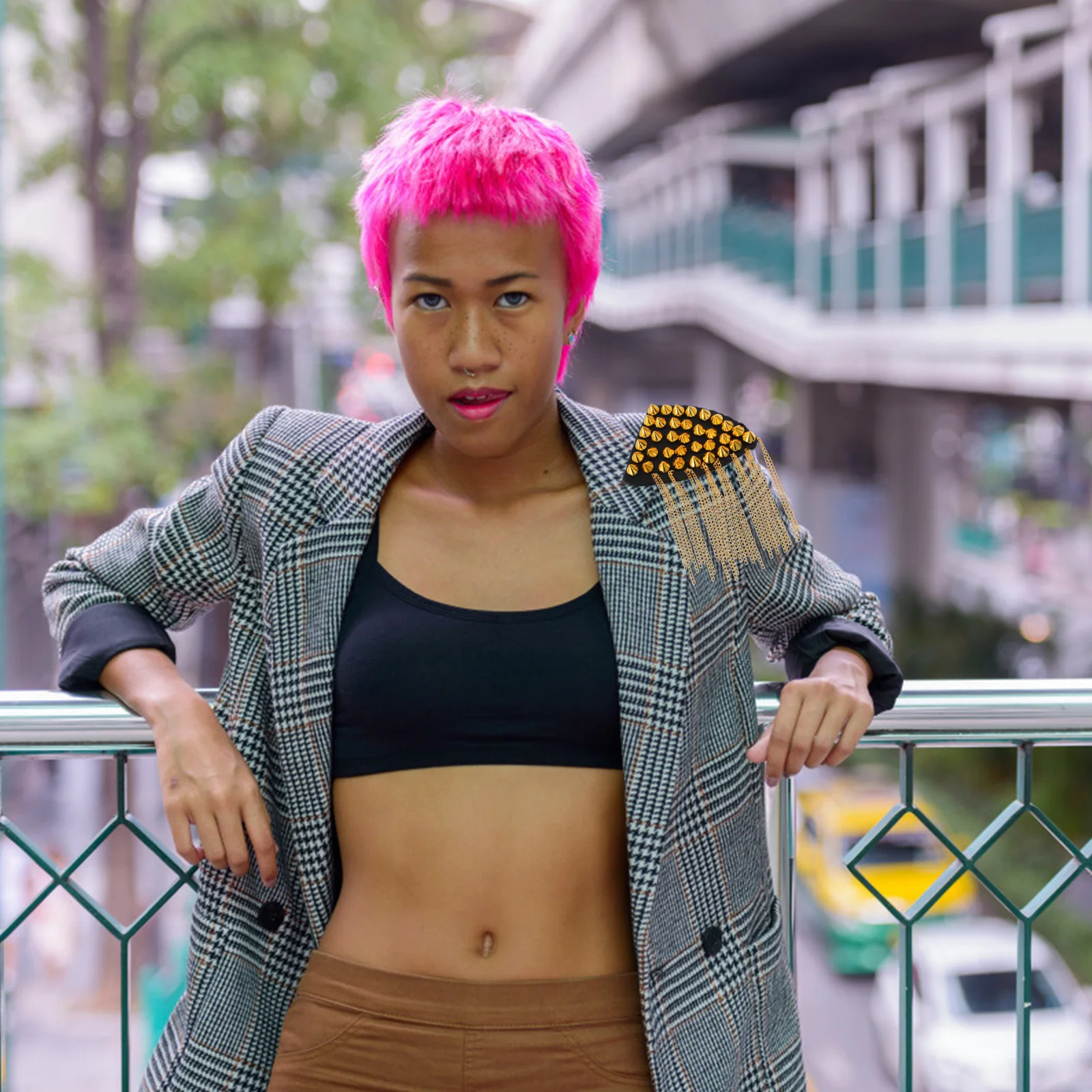 1個入り リベットタッセルチェーンショルダーエポレット ファッションユニフォームブレザーアクセサリー パフォーマンスコスチューム リベットショルダーエポレット