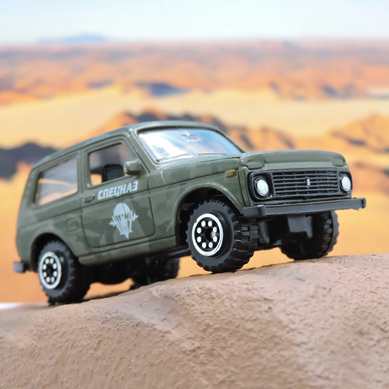 1:60 alloy Russian LADA Niva off-road car model,simulation rescue car toys,children\'s ornaments gift toys,wholesale