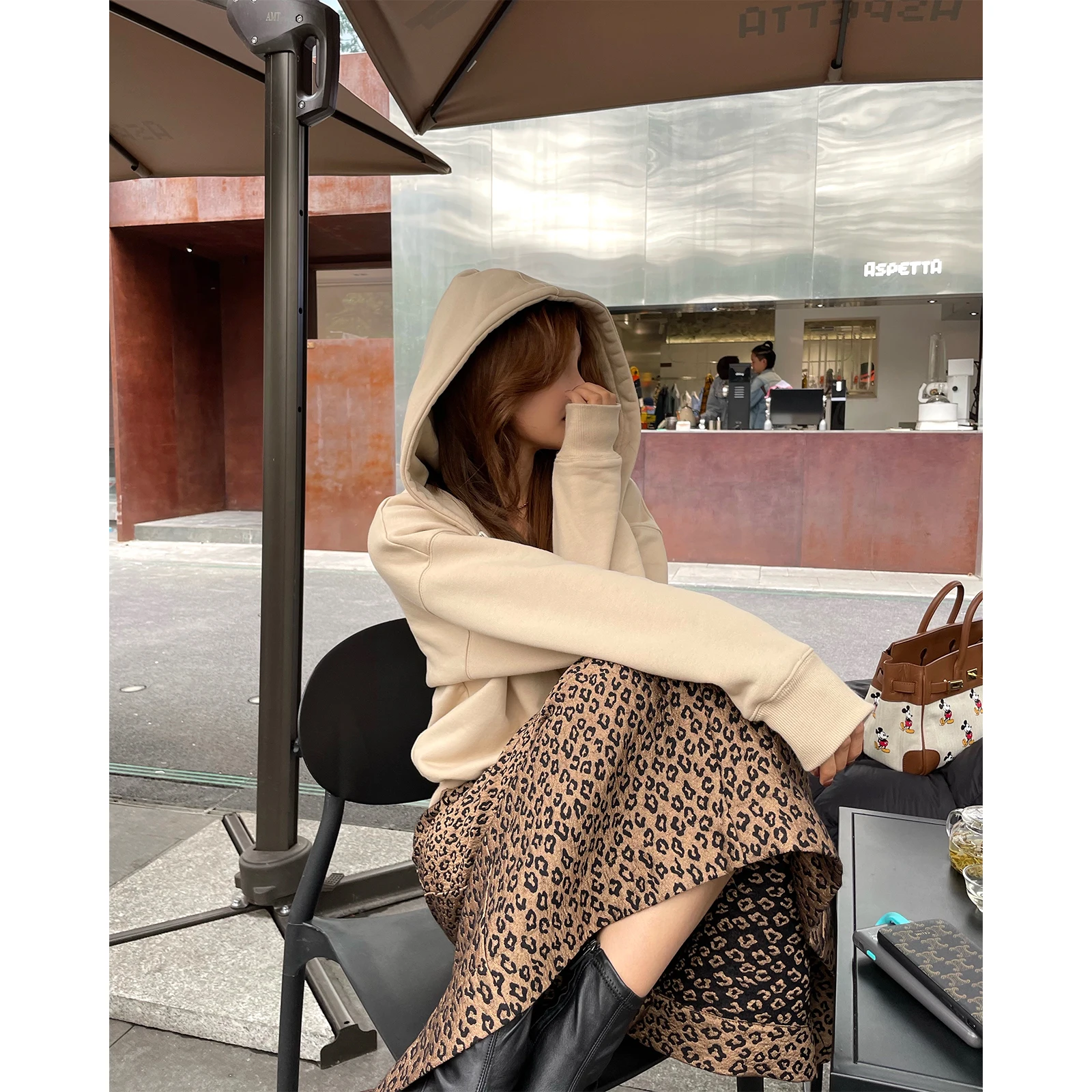 

Модный повседневный комплект худи Bluetique: свободный крой, эффект стройности, топ из флиса, зимняя коллекция, женская спортивная одежда