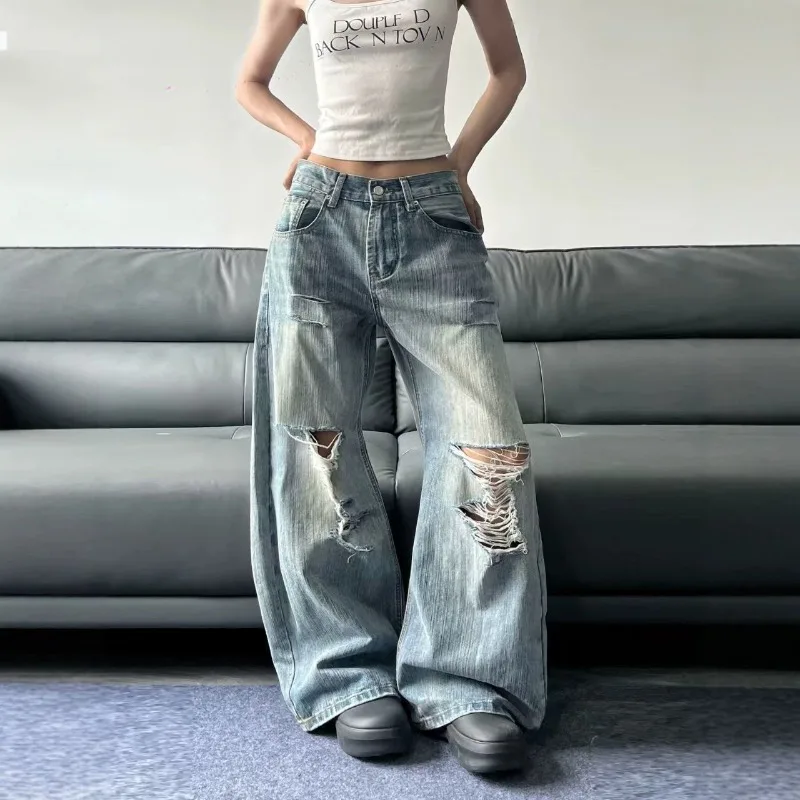 Trendy ripped women's jeans with a vintage vibe loose and slimming, suitable for pear-shaped figures wide-leg floor-length pan