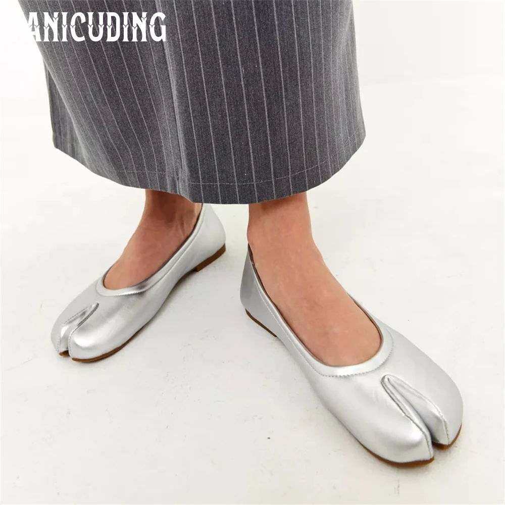 

Silver Soft PU Leather Tabi Flats Comfortable Slip-On Mary Janes Designer Style Novelty Split Toe Ballerinas Women Classic Flats