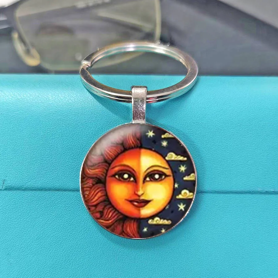 Vintage Sun Moon Face Glass Cabochon Keychain Boho Celestial Art Key Ring For Women Gift