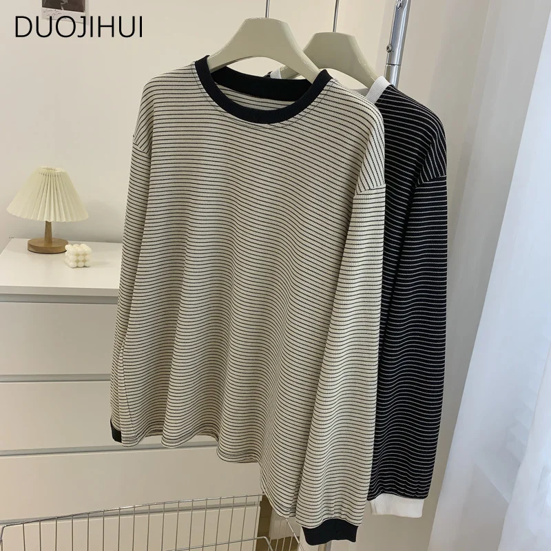 DUOJIHUI Classic O-neck Chic Striped Casual Women T-shirts Autumn New Simple Long Sleeve Fashion Contrast Color Female T-shirts