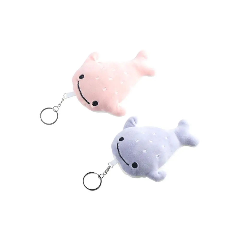 Colgante de llave de coche, llavero de ballena de dibujos animados de Animal, muñeco de ballena de peluche suave y esponjoso, decoración colgante de ballena de dibujos animados de felpa