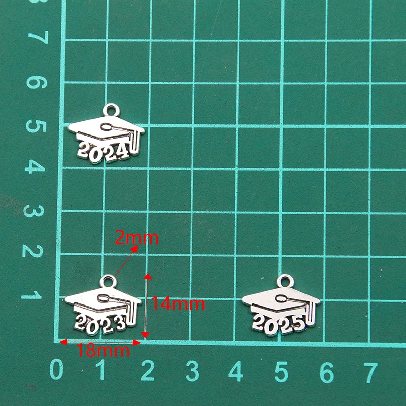 30PCS 14*18mm Metal Alloy Year 2023 2024 2025 2026 Bachelor\'s Hat Charms Graduate Pendant For Jewelry Making DIY Handmade Craft