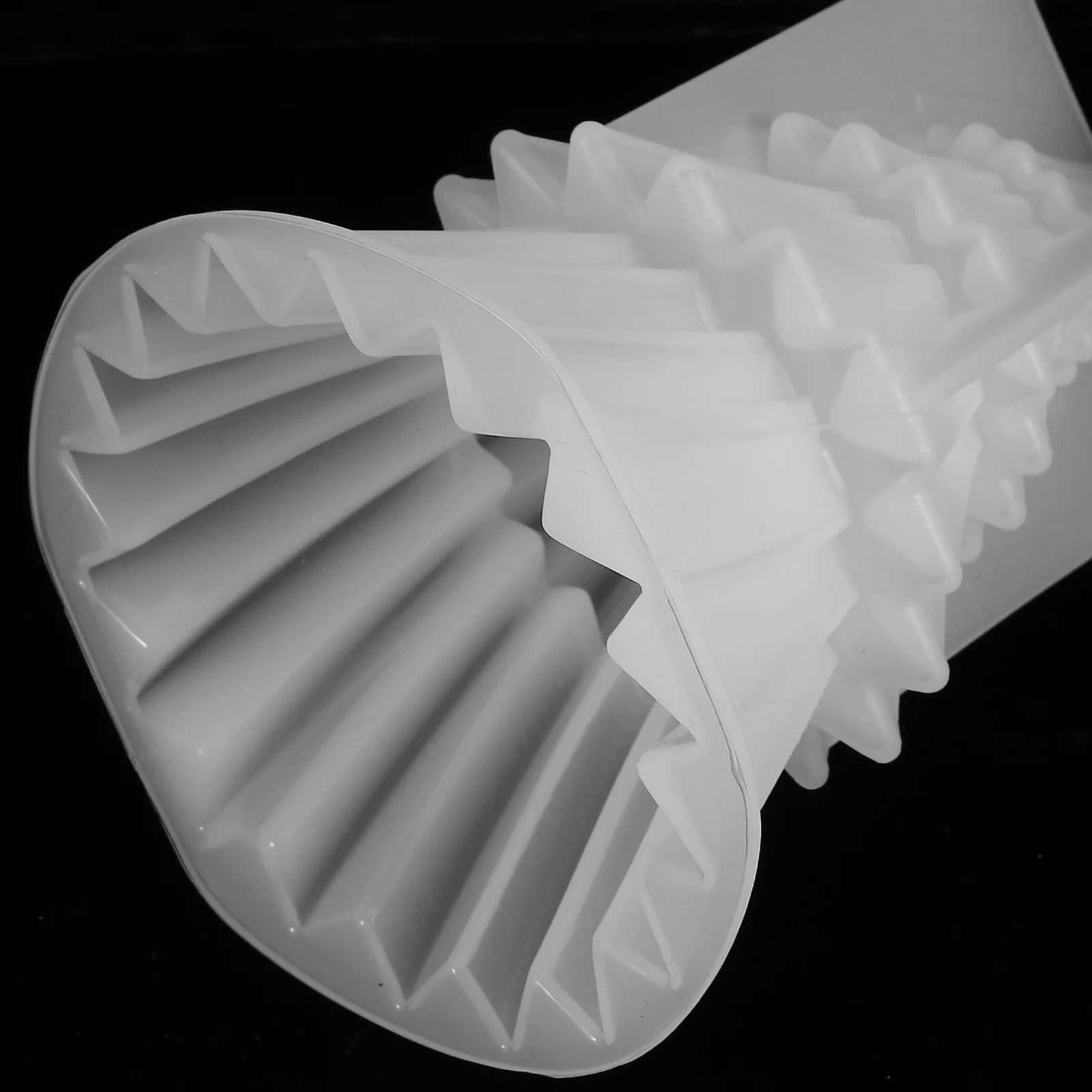 

Christmas Tree Mold LED Tealight Holder Wax Craft Ornament Scented Base White Mould for Holiday Decor