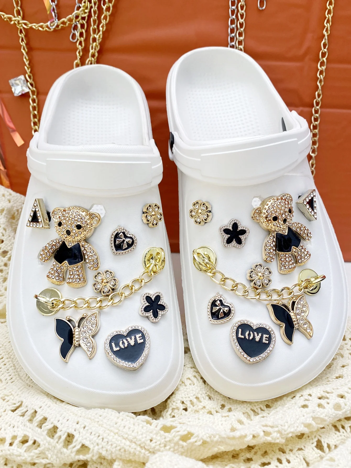 18 pieces of gold chain, gold dot diamond bear, butterfly, flower, black love letter love, triangle shoe buckle DIY decoration,