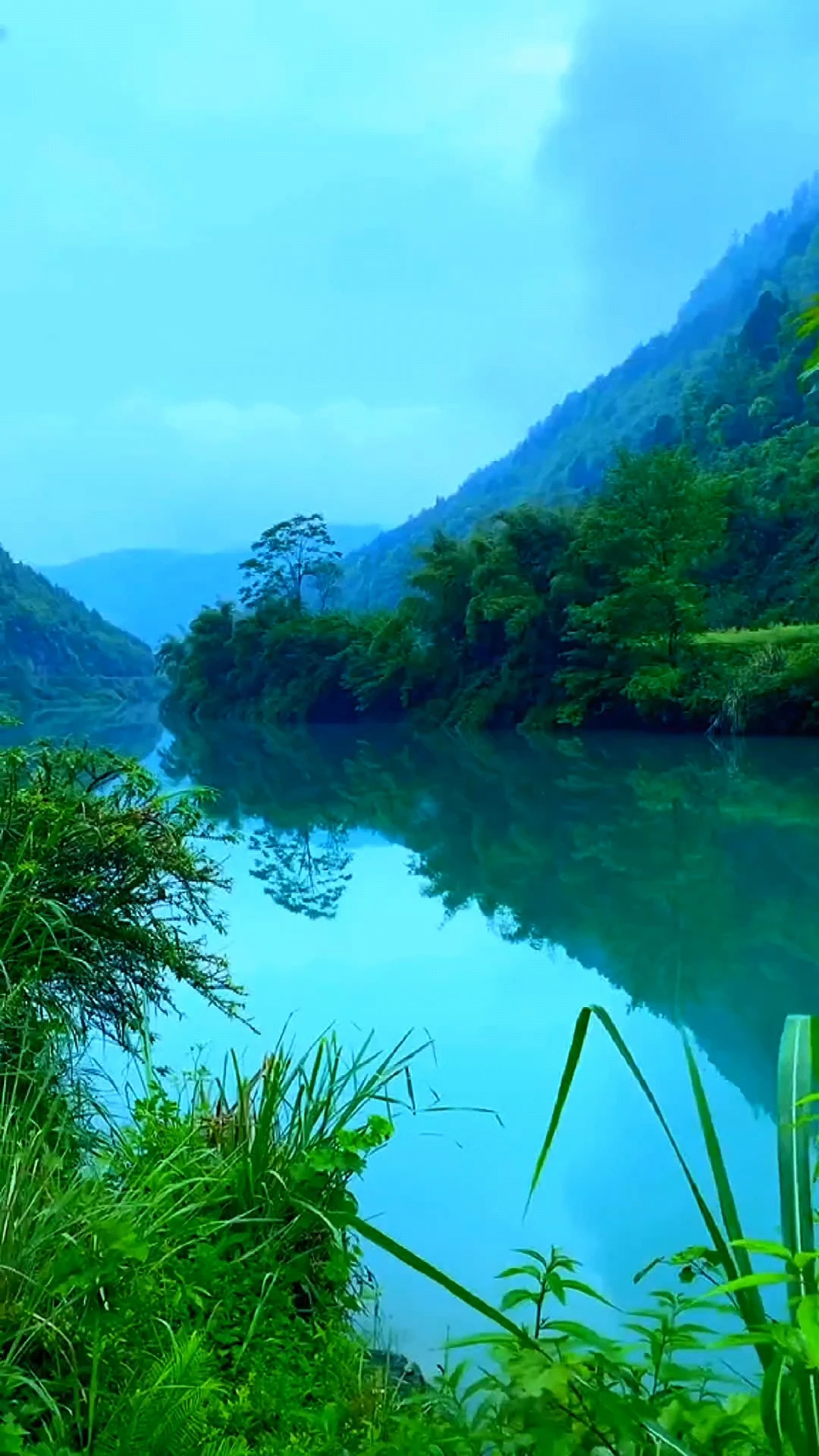 

100ml Glass Spray Bitter Dropper Bottle Crystal Art Vintage Style Refillable Perfume Atomizer Long Tassel Spray With Air Bag