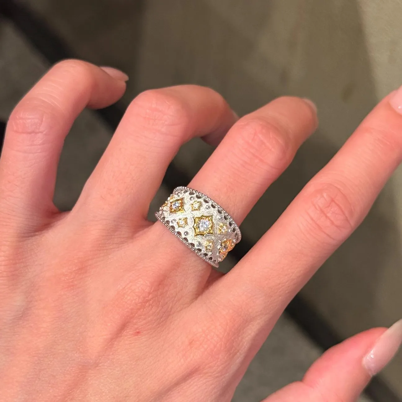 Classic brushed dot diamond four pointed star ring exquisite palace style exquisite wide ring wedding engagement jewelry gift