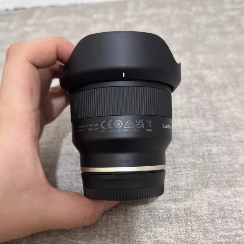 95% جديد أصلي لـ Tamron 20 مللي متر f/2.8 Di III OSD M1:2 (F050) عدسة تركيز ثابتة بزاوية واسعة جدًا