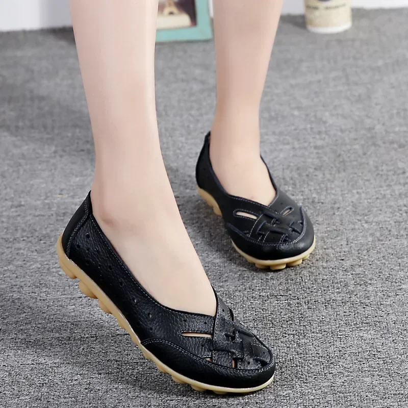 New Women Sandals Fashion Soft Sole Flat Heel Women Hollow Flat Shoes Woman Genuine Leather Shoes Female Casual 2024