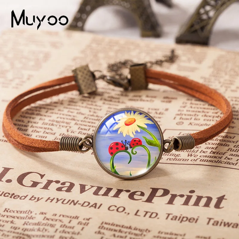 2022 New Ladybug Flower Panting Leather Bracelet Round Glass Dome Photo Bracelets Handmade Jewelry For Women